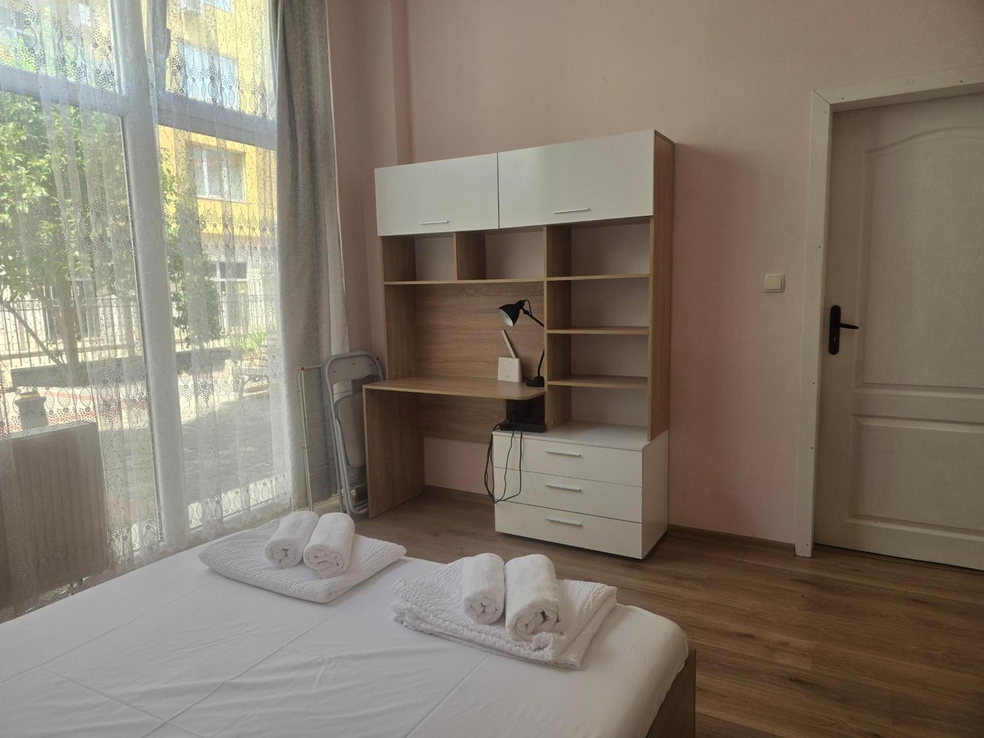 Apartament Roses *