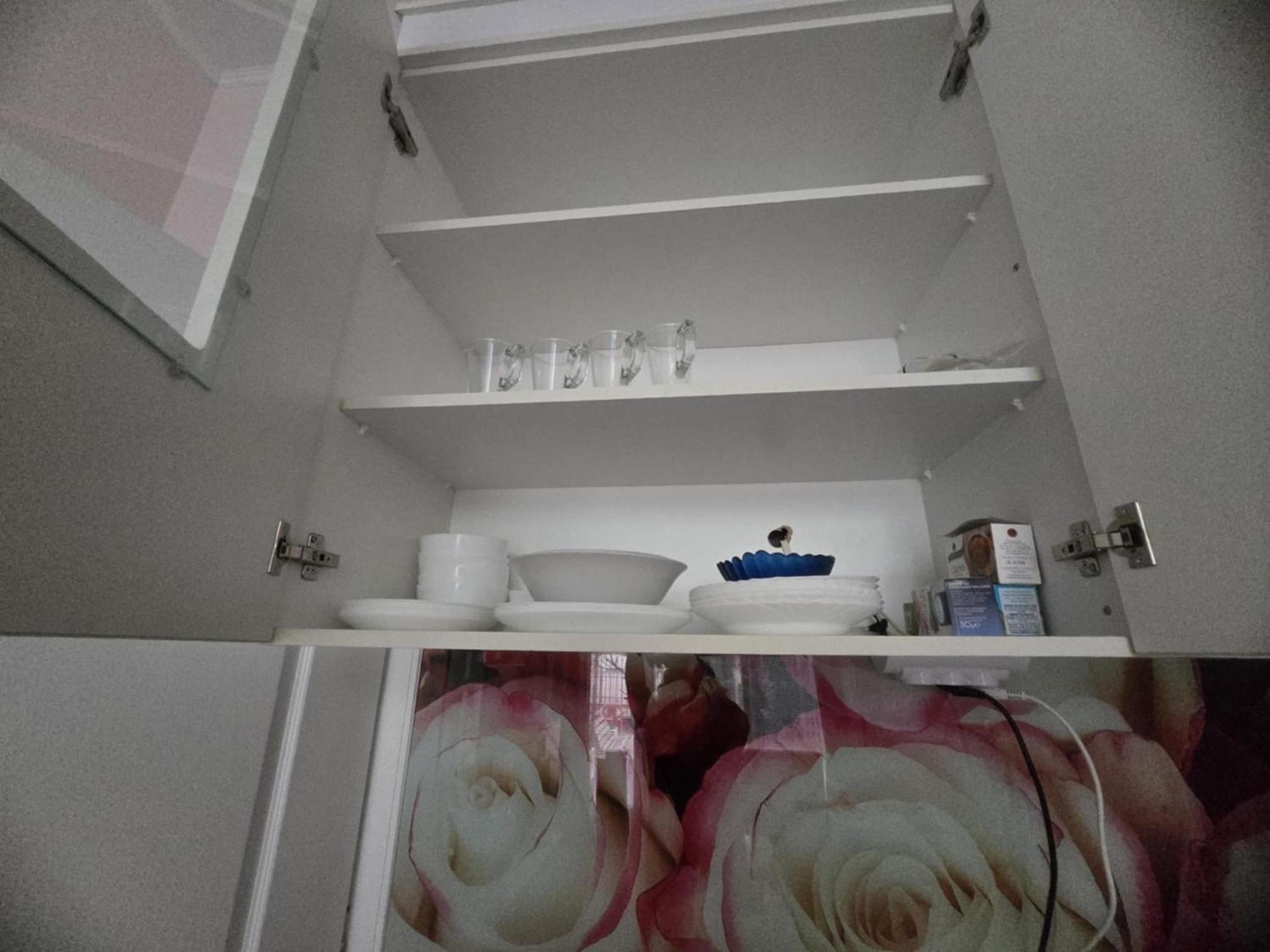 Apartment Roses *